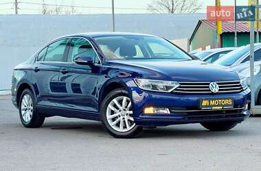 Седан Volkswagen Passat 2018 в Киеве