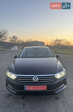 Седан Volkswagen Passat 2019 в Одессе