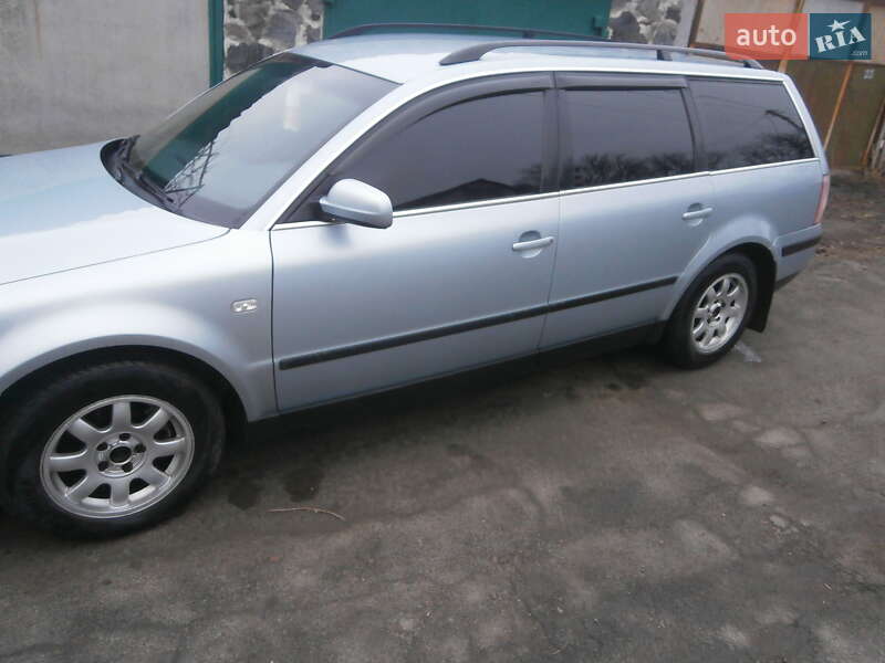 Универсал Volkswagen Passat 2003 в Тальном