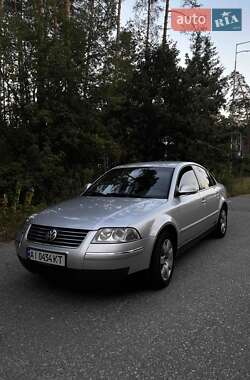 Седан Volkswagen Passat 2004 в Києві