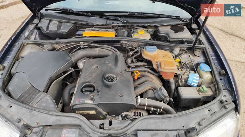 Седан Volkswagen Passat 2000 в Острозі