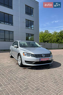 Седан Volkswagen Passat 2013 в Рівному