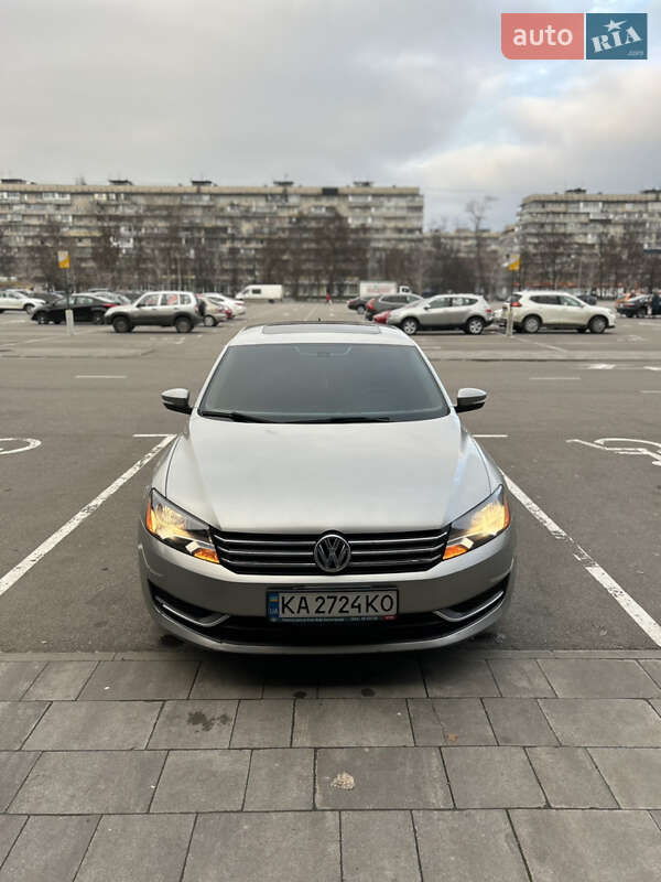 Седан Volkswagen Passat 2013 в Києві