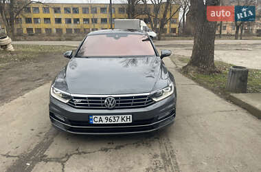 Седан Volkswagen Passat 2016 в Киеве