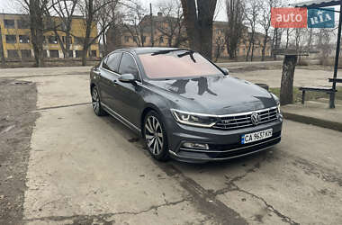 Седан Volkswagen Passat 2016 в Киеве