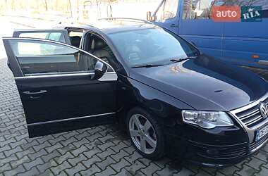 Універсал Volkswagen Passat 2010 в Новоселиці