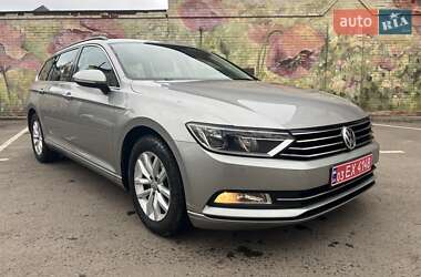 Універсал Volkswagen Passat 2015 в Рівному