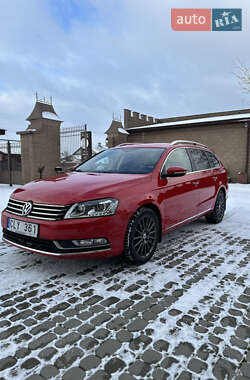 Універсал Volkswagen Passat 2012 в Тернополі