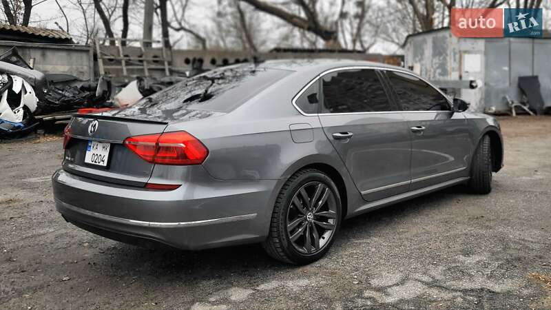 Седан Volkswagen Passat 2015 в Киеве