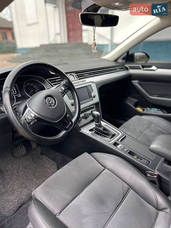 Універсал Volkswagen Passat 2015 в Овручі