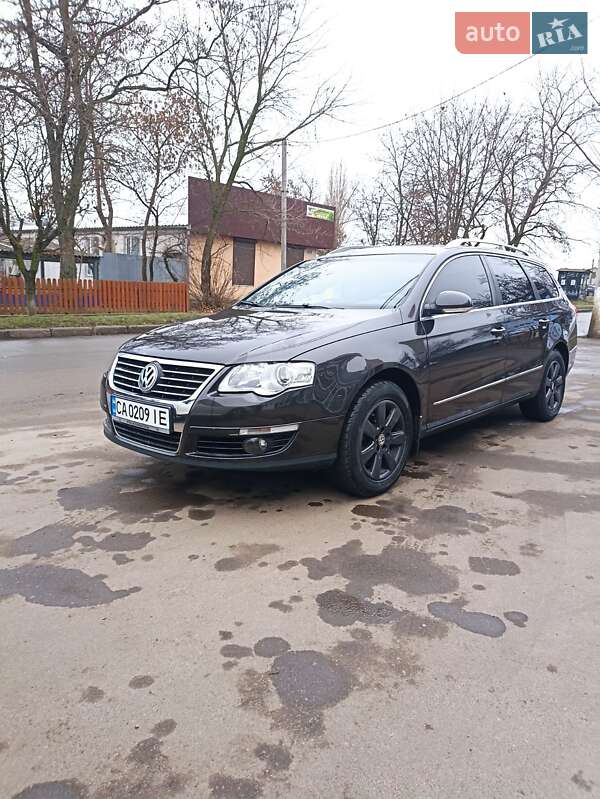 Универсал Volkswagen Passat 2006 в Первомайске