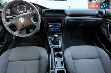 Универсал Volkswagen Passat 2002 в Ровно