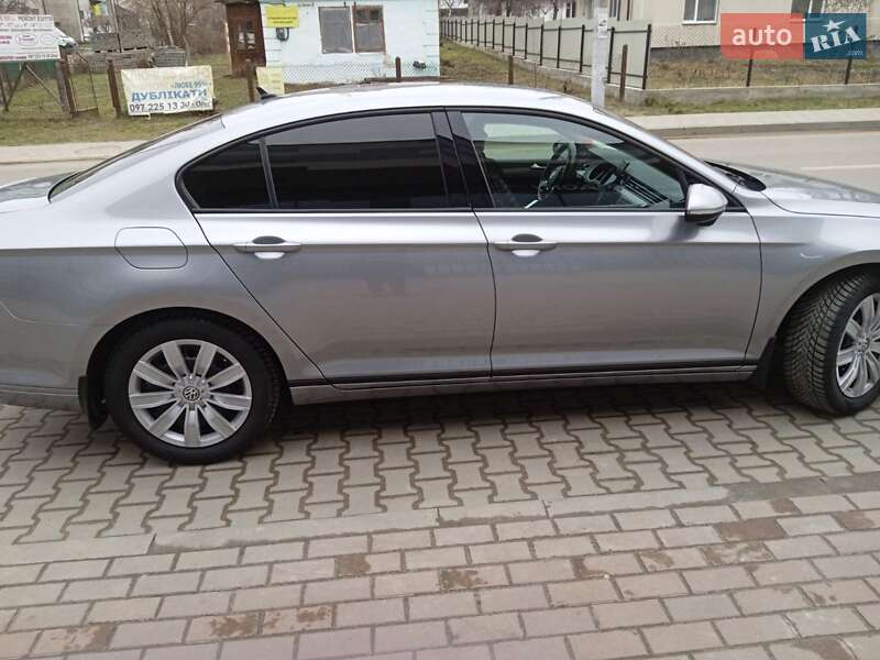 Седан Volkswagen Passat 2017 в Краківці