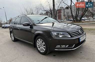 Універсал Volkswagen Passat 2012 в Києві