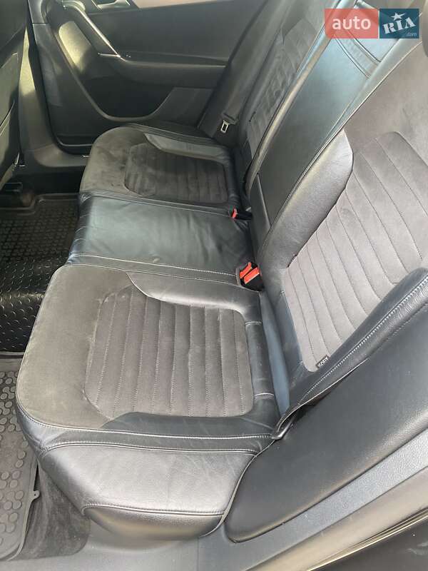 Седан Volkswagen Passat 2011 в Коломые