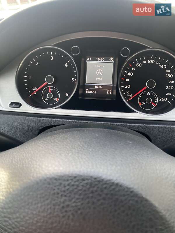 Седан Volkswagen Passat 2011 в Коломые