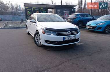 Седан Volkswagen Passat 2011 в Києві