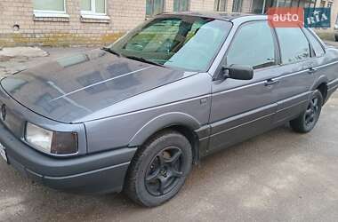 Седан Volkswagen Passat 1990 в Дніпрі