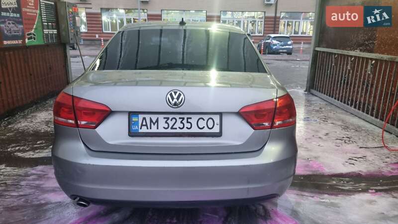 Седан Volkswagen Passat 2012 в Житомирі