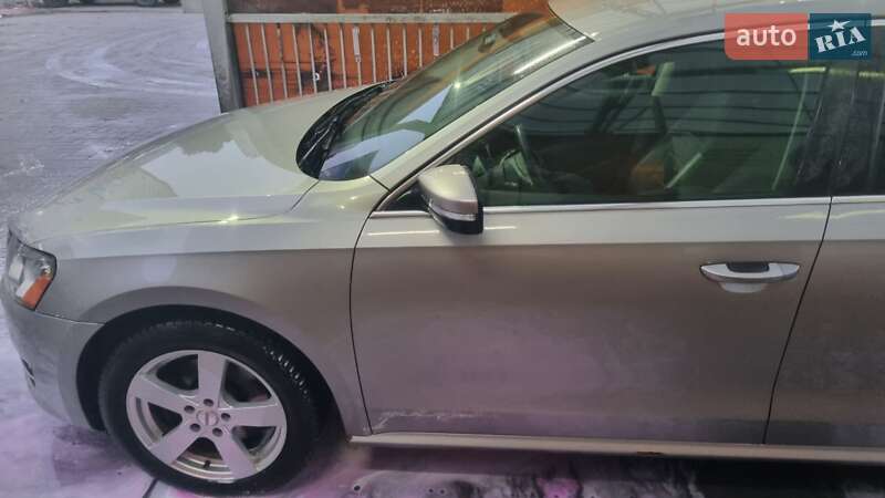 Седан Volkswagen Passat 2012 в Житомирі