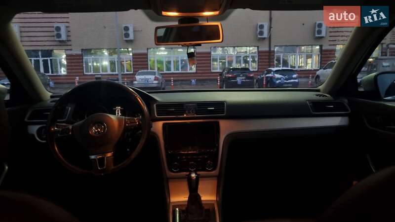 Седан Volkswagen Passat 2012 в Житомирі
