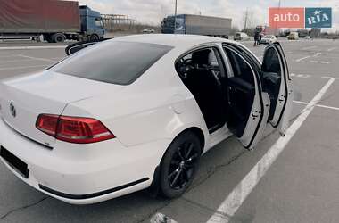 Седан Volkswagen Passat 2012 в Киеве