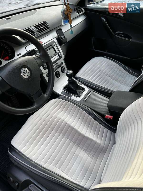 Седан Volkswagen Passat 2008 в Гусятині