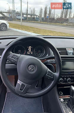 Седан Volkswagen Passat 2013 в Одесі