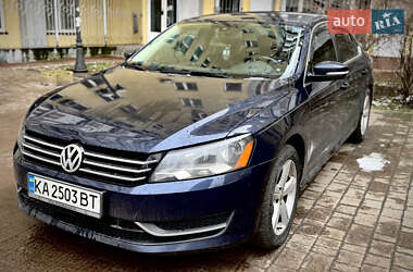 Седан Volkswagen Passat 2012 в Києві