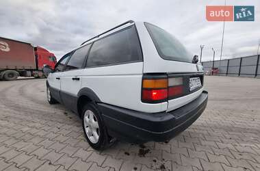 Универсал Volkswagen Passat 1988 в Кременце