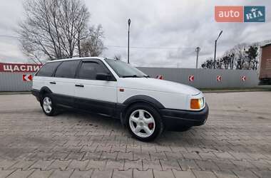 Универсал Volkswagen Passat 1988 в Кременце