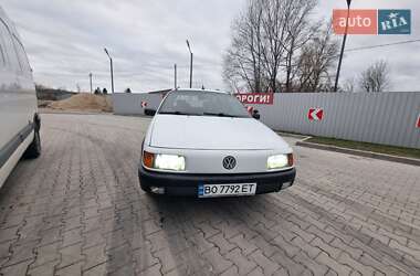 Универсал Volkswagen Passat 1988 в Кременце