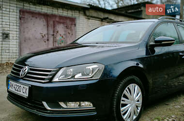 Універсал Volkswagen Passat 2011 в Житомирі