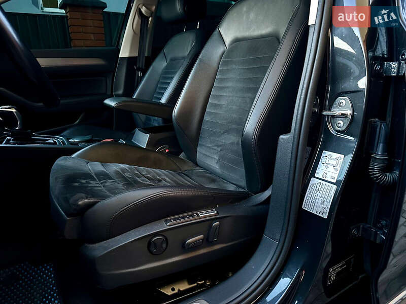 Седан Volkswagen Passat 2018 в Львове