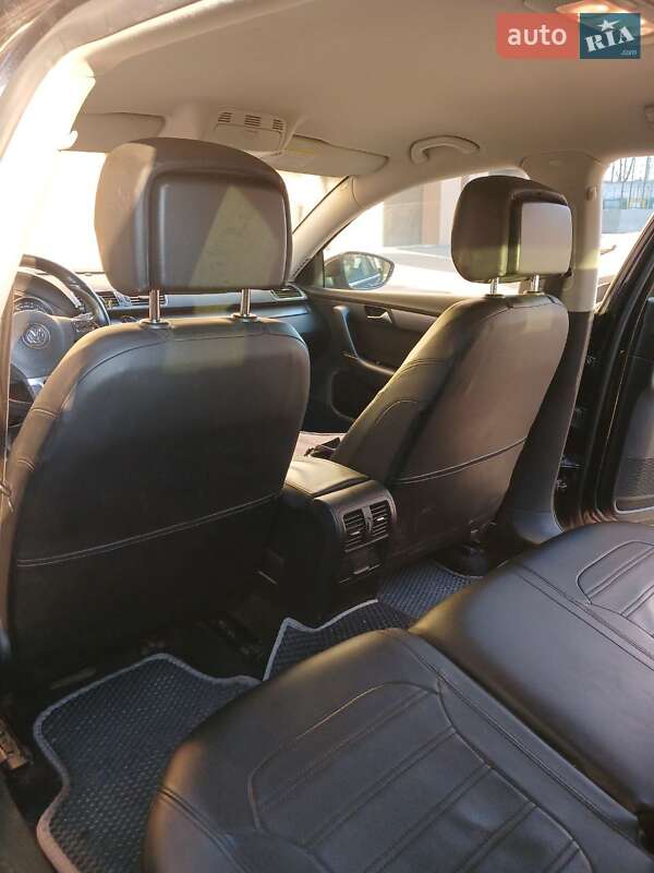 Универсал Volkswagen Passat 2012 в Хмельницком