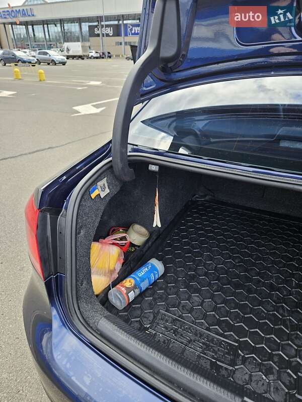 Седан Volkswagen Passat 2013 в Борисполе