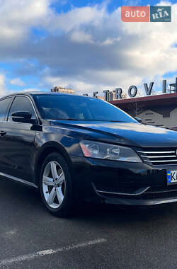 Седан Volkswagen Passat 2013 в Києві