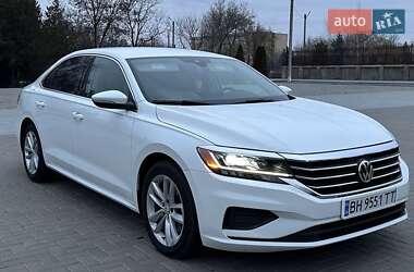 Седан Volkswagen Passat 2020 в Болграді