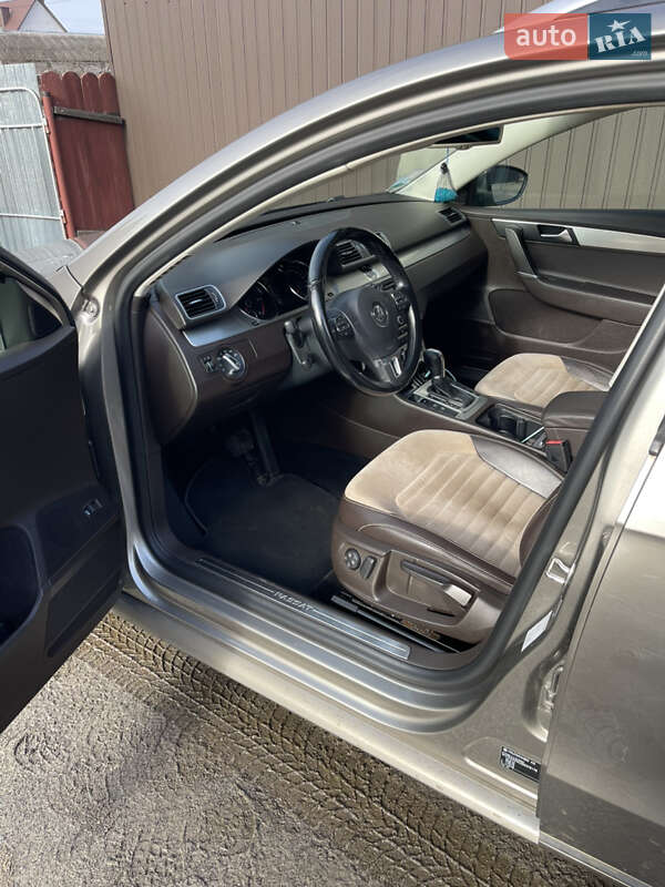 Універсал Volkswagen Passat 2013 в Маневичах