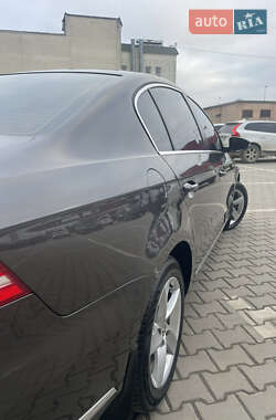 Седан Volkswagen Passat 2012 в Тернополі