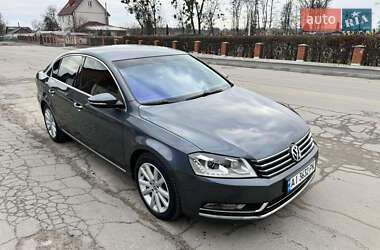 Седан Volkswagen Passat 2013 в Звягелі