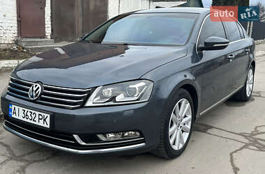 Седан Volkswagen Passat 2013 в Звягелі