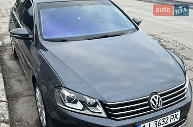 Седан Volkswagen Passat 2013 в Звягелі