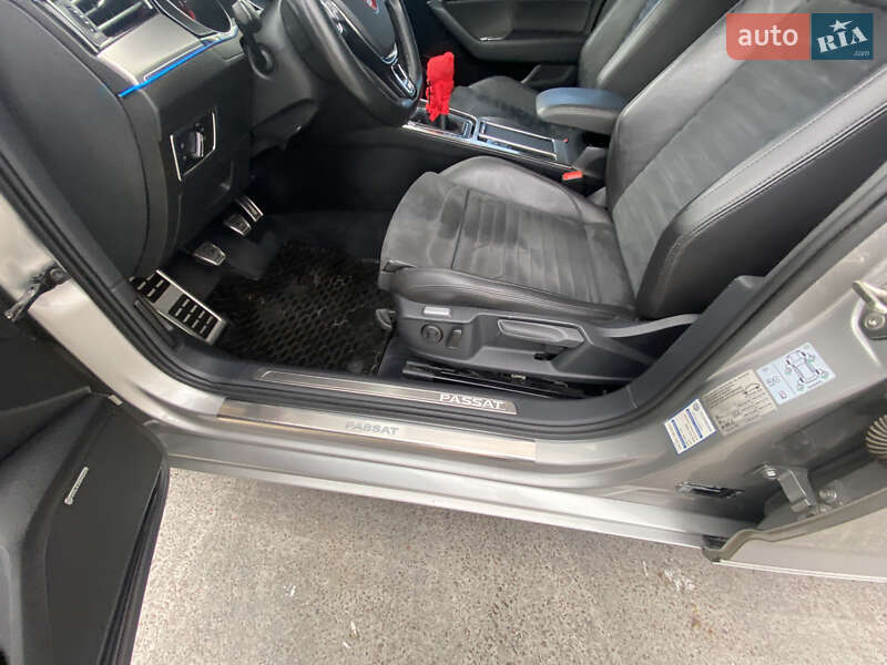 Седан Volkswagen Passat 2016 в Коростене