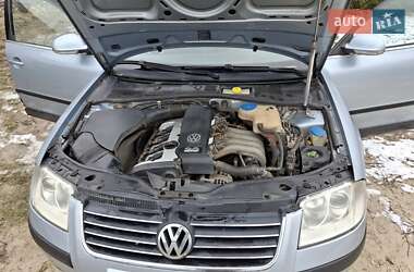 Седан Volkswagen Passat 2004 в 