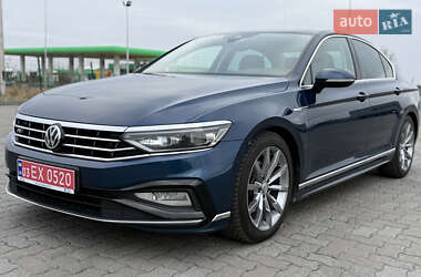 Седан Volkswagen Passat 2020 в Рава-Руській