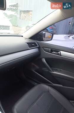 Седан Volkswagen Passat 2012 в 
