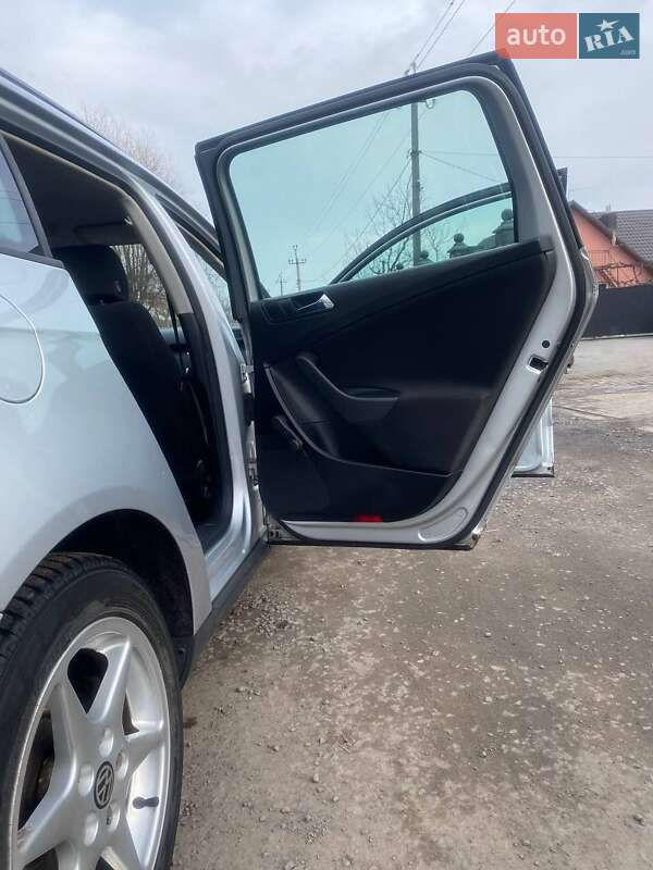 Универсал Volkswagen Passat 2006 в Рожище