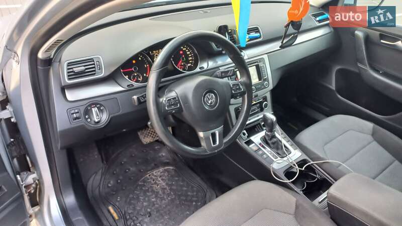 Універсал Volkswagen Passat 2011 в Луцьку