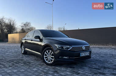 Седан Volkswagen Passat 2016 в Кам'янець-Подільському